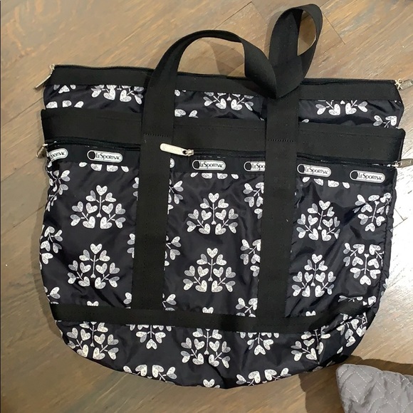 LeSportsac bag! - Picture 2 of 4